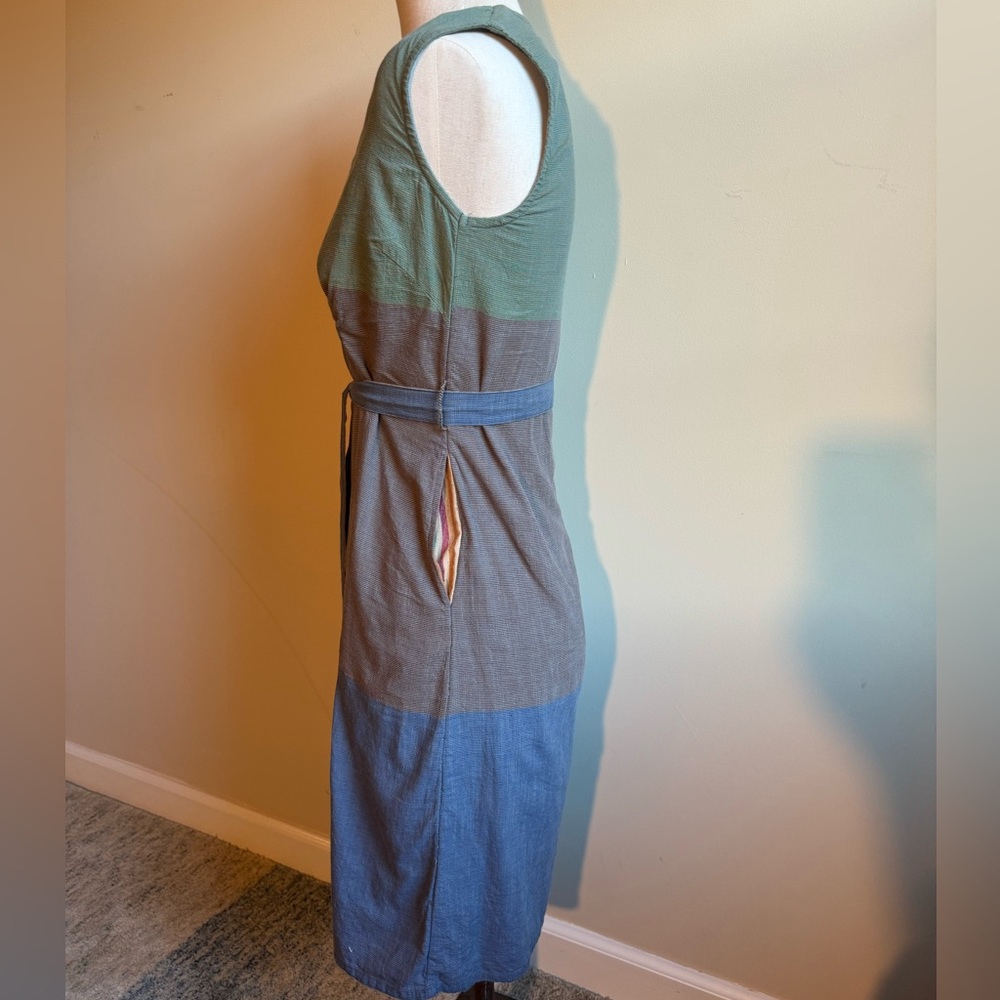 Fabindia Cotton Sleeveless V-Shaped Midi Dress - Picture 4 of 9